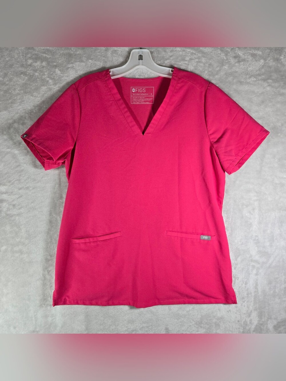 FIGS Shocking Pink Casma 3 Pockets Scrub Top Womens Medium M Short Sleeve V Neck